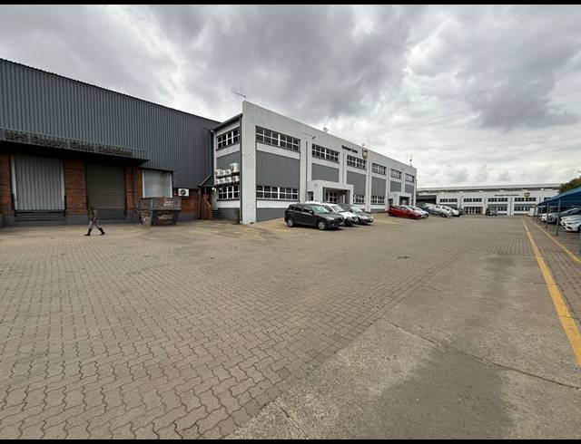 2,594M² WAREHOUSE TO LET IN SPARTAN